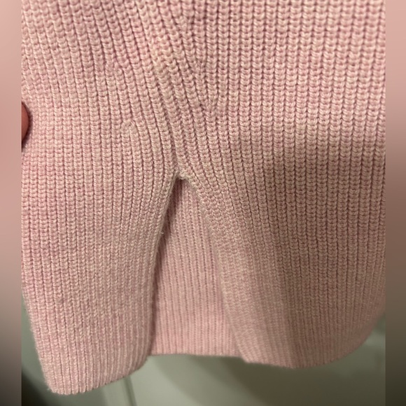 Lululemon Merino Wool -Blend Ribbed
Crewneck Sweater - Heathered Pink Peony! - Picture 6 of 8